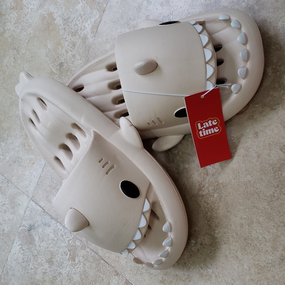Men's Shark Slide, Euro size 44-45, US size 11.5-12